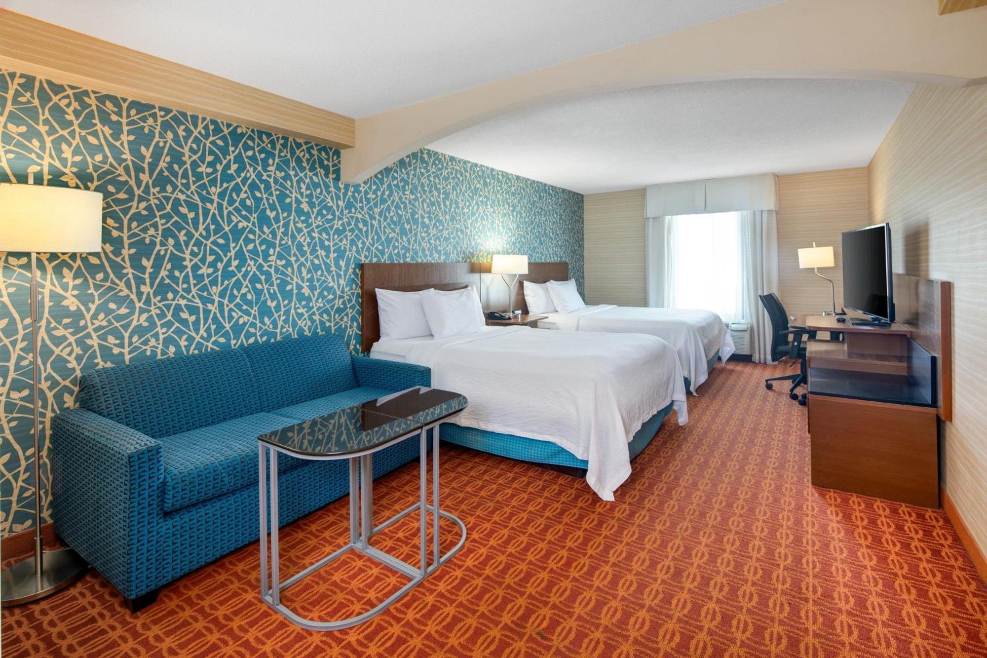 Fairfield & By Marriott Toronto Airport Hotel 3*