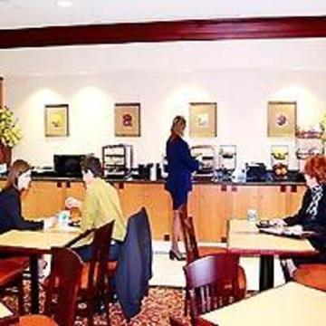 Fairfield & By Marriott Toronto Airport Hotel 3*