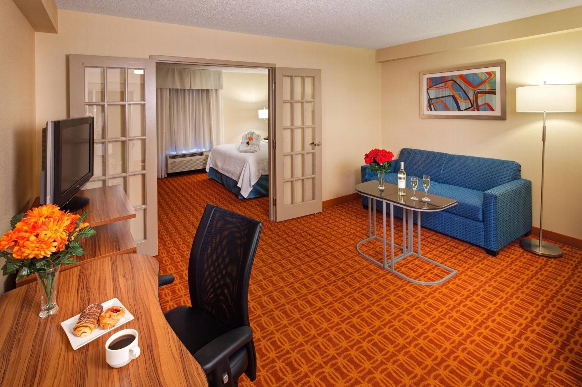 Fairfield & By Marriott Toronto Airport Mississauga