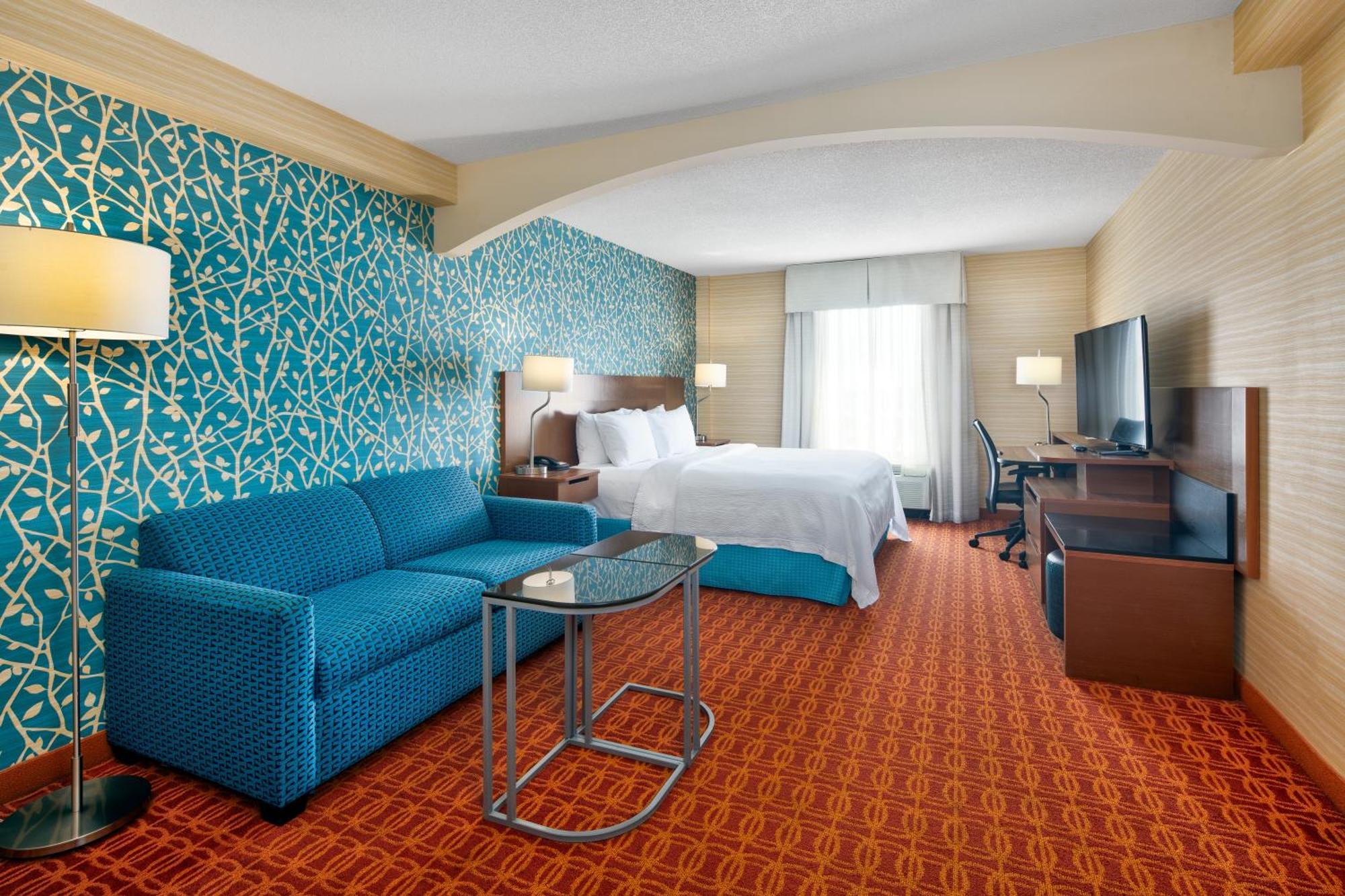 Fairfield & By Marriott Toronto Airport Hotel 3*
