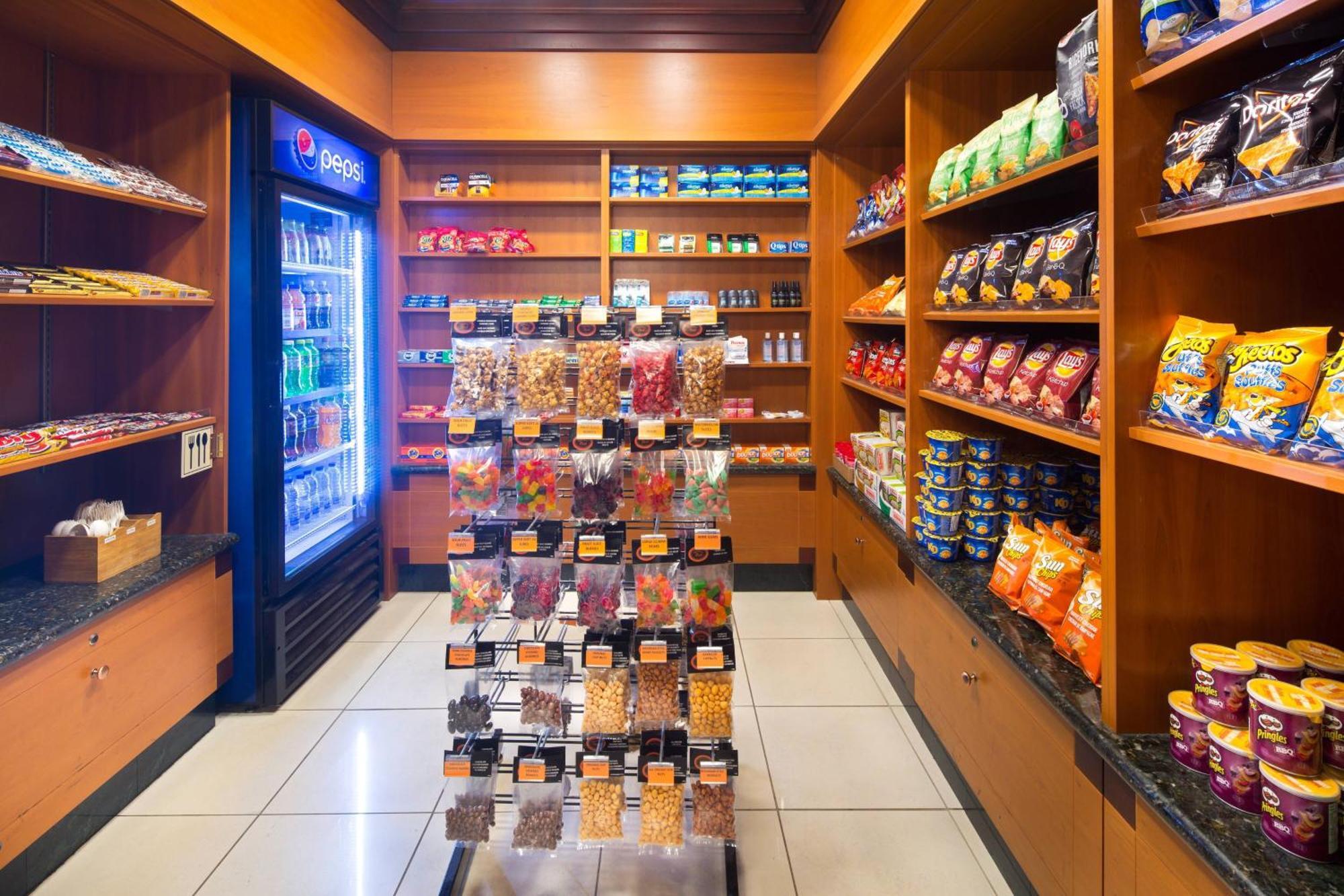 Fairfield & By Marriott Toronto Airport Hotel