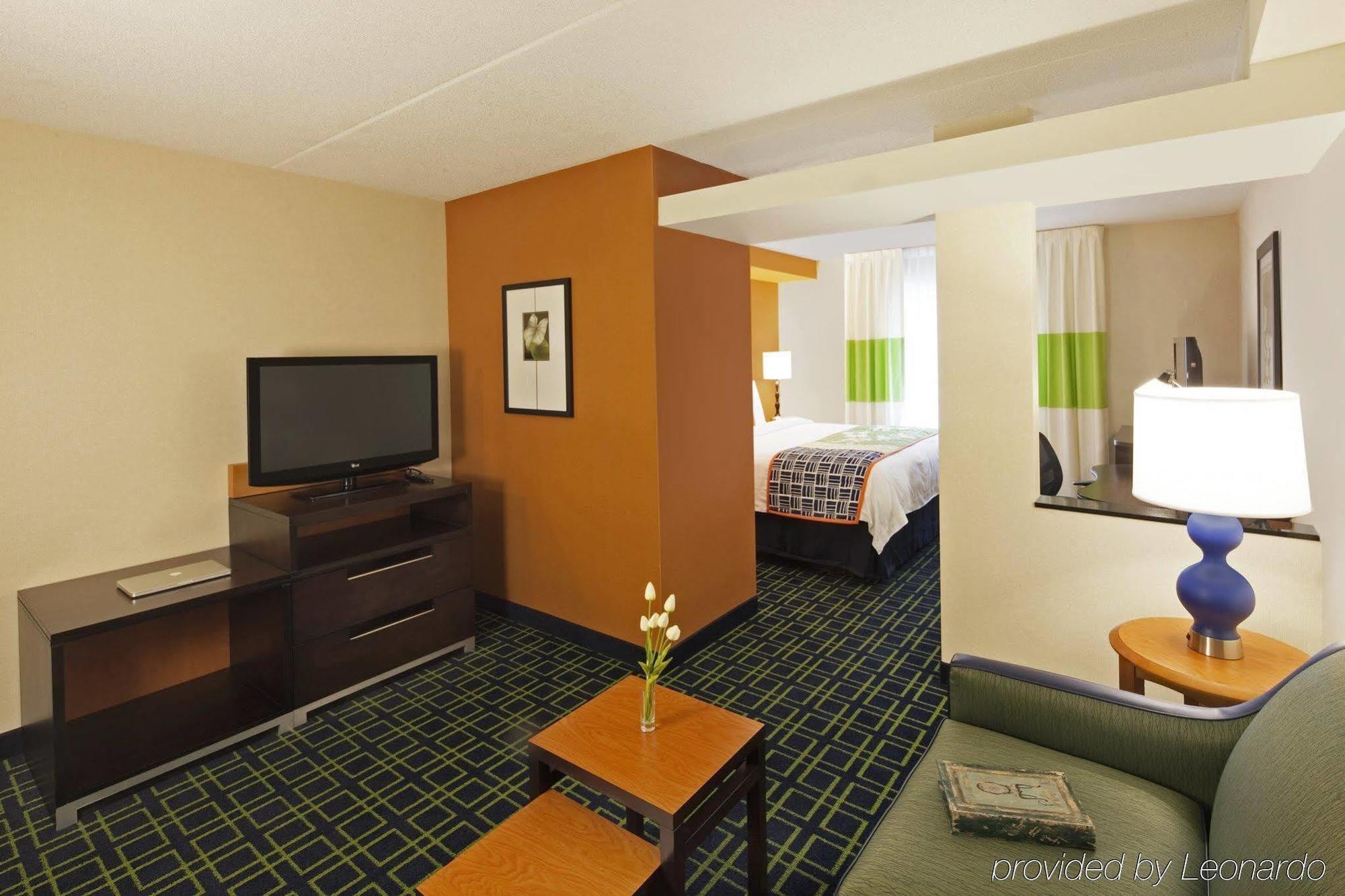 Hotel Fairfield & By Marriott Toronto Airport Mississauga