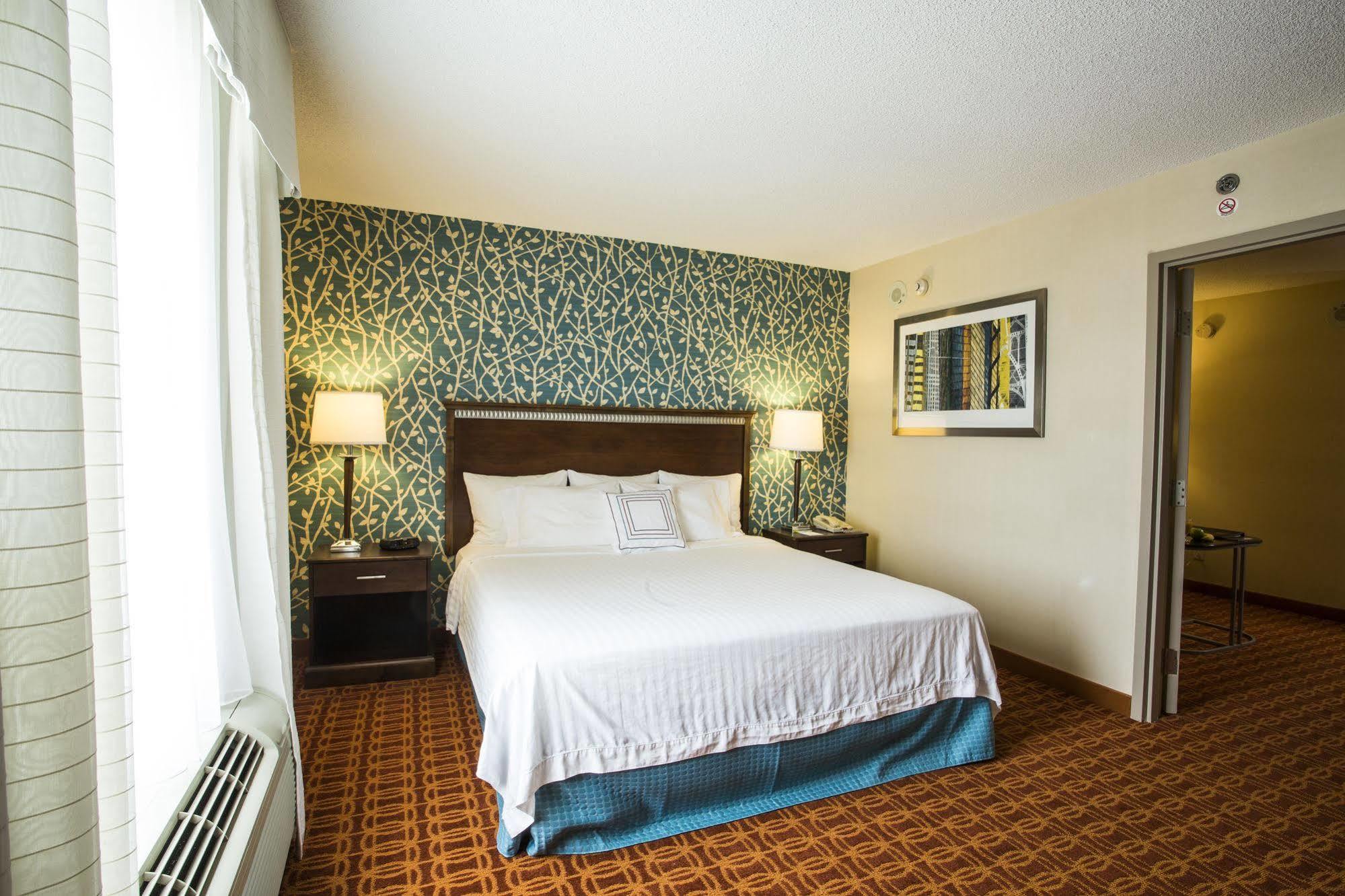 Fairfield & By Marriott Toronto Airport Hotel